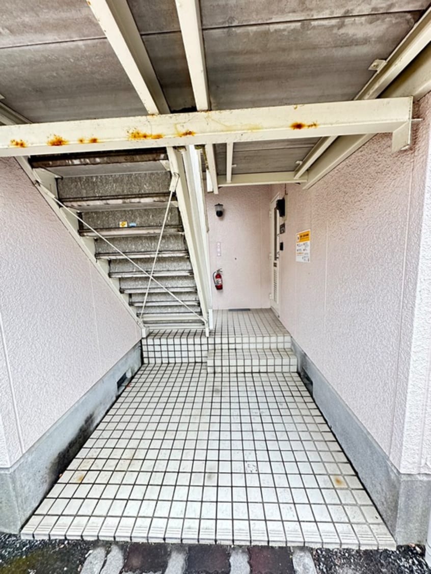 エントランス部分 パインツリーⅠ