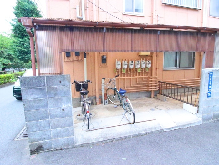 駐輪場 スクムタビル