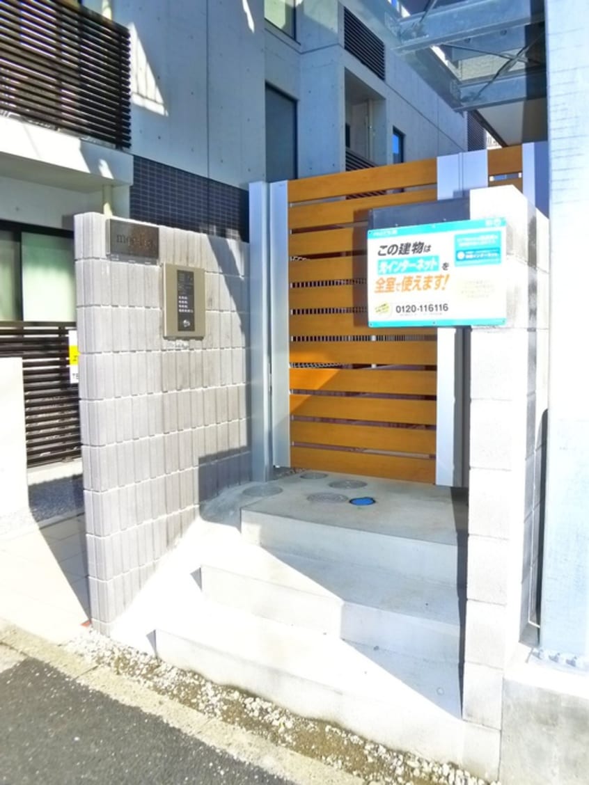 エントランス部分 moe-lea