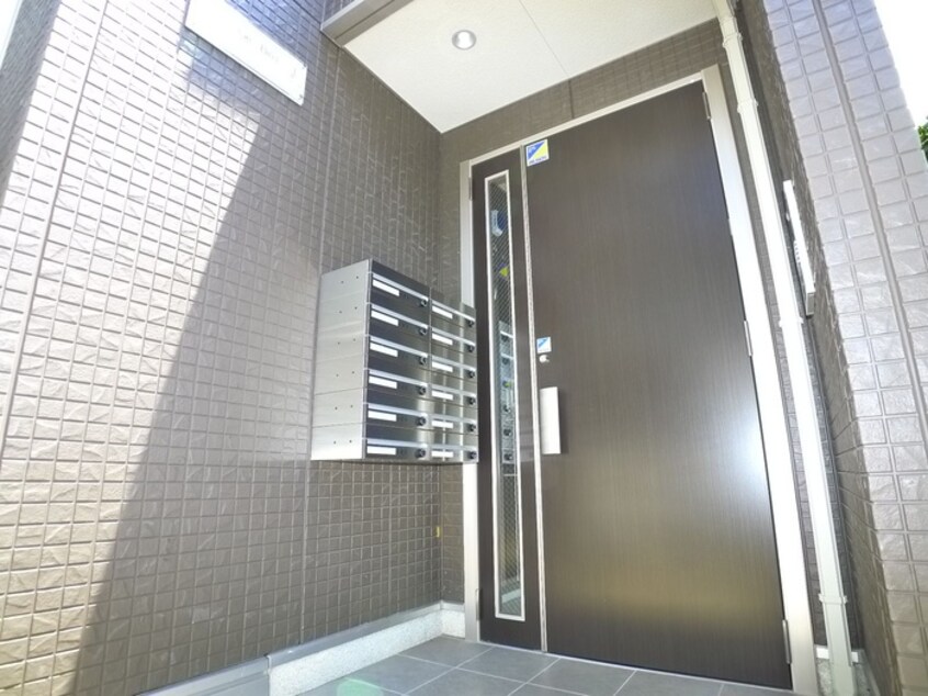 エントランス部分 ブルーバード