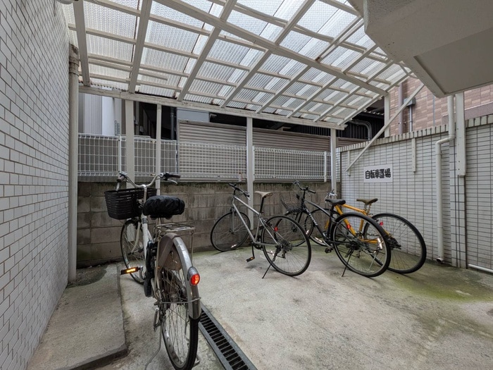 駐輪場 サン・ルピナス