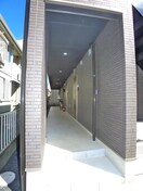 エントランス部分 ルピナス馬橋