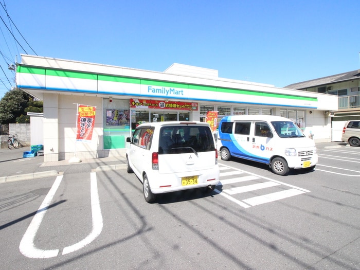 ファミリーマート(コンビニ)まで100m 煉瓦館１１