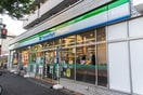 ファミリーマート 小滝橋通り店(コンビニ)まで248m リフレッシュ柏木