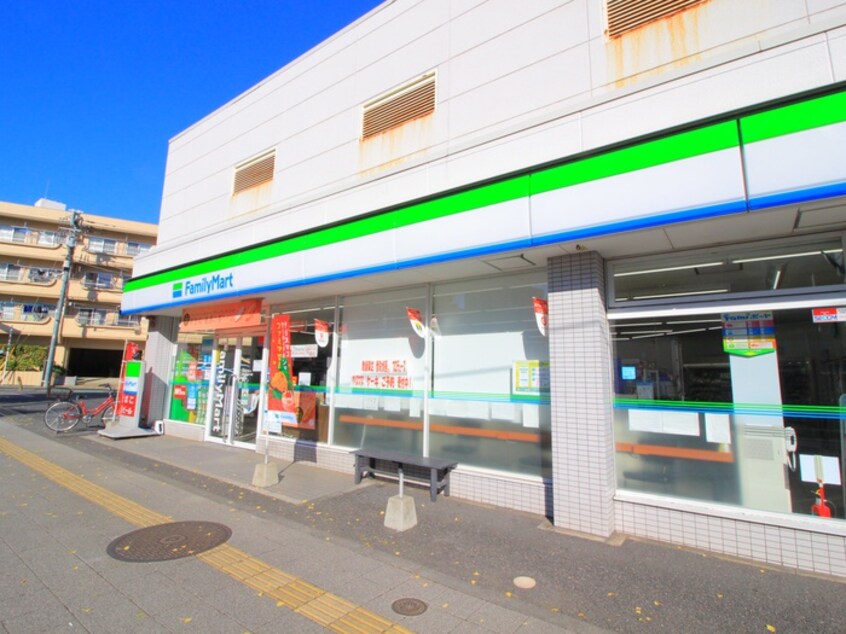 ファミリーマート　練馬北町１丁目店(コンビニ)まで143m 斉藤レジデンス