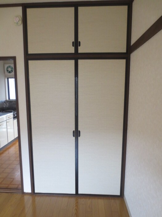 収納 ハイツ仲西