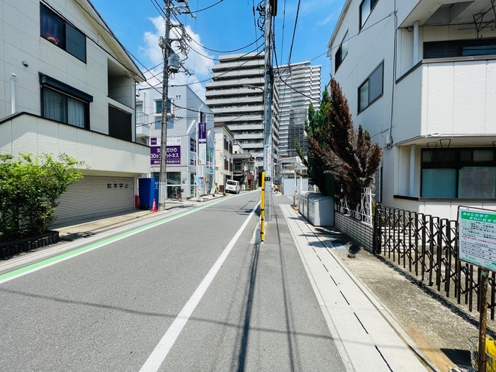 周辺環境 シャルマン谷塚駅前