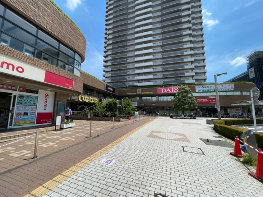 谷塚コリーナ(ショッピングセンター/アウトレットモール)まで270m シャルマン谷塚駅前