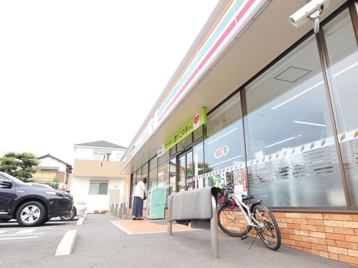 セブンイレブン(コンビニ)まで198m ニュータウンⅢ