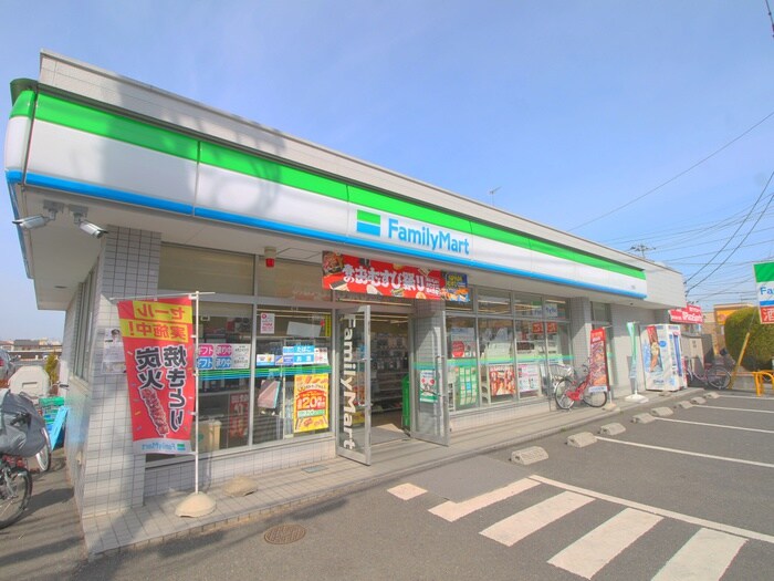 ファミリーマート大原店(コンビニ)まで700m ビューハイツ滝