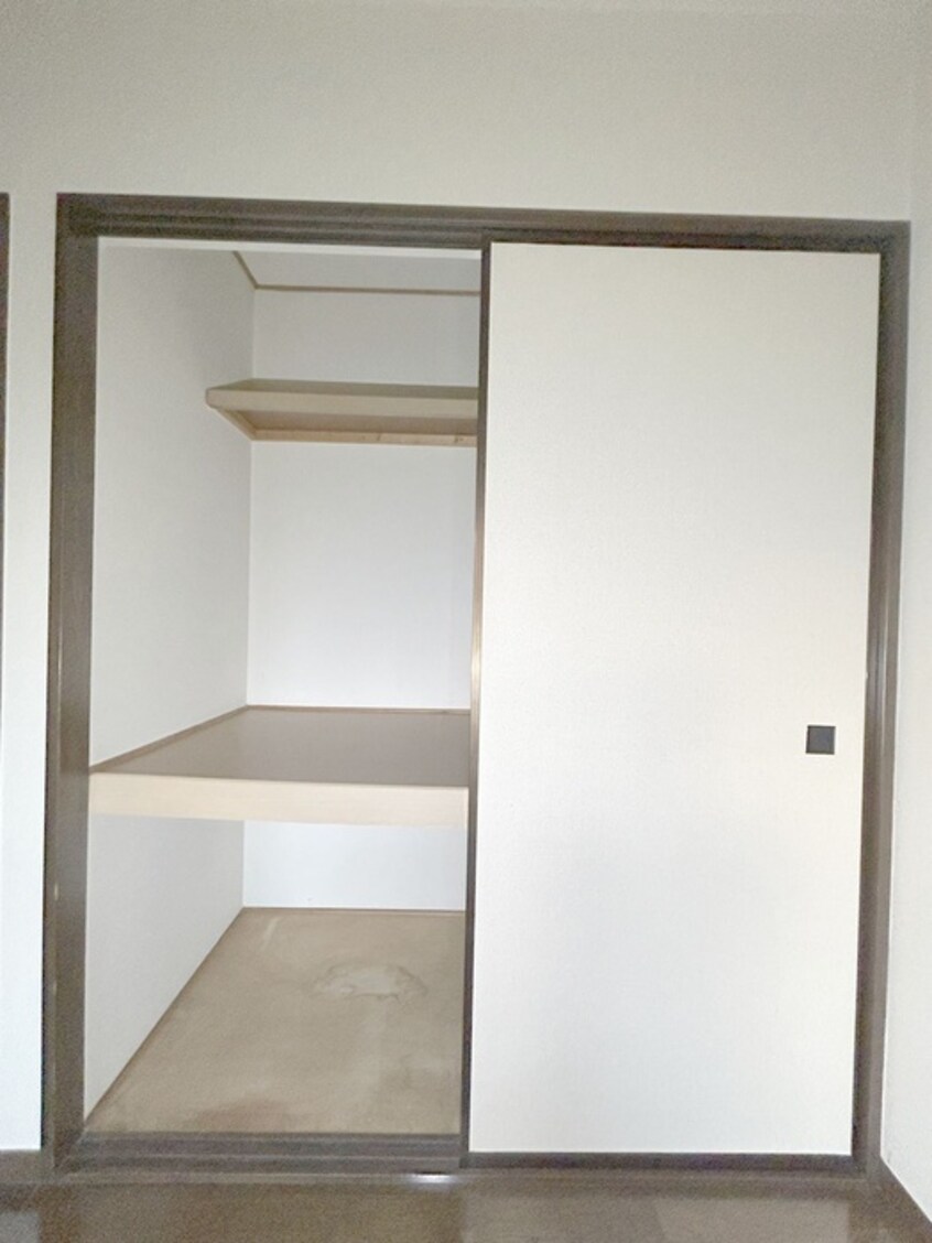 収納 ロイヤルヒルアビコＢ棟