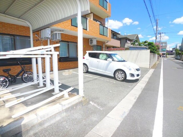 駐車場 ラヴィエ－ル