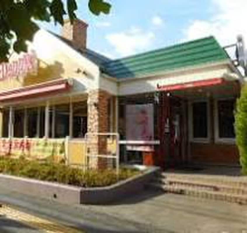 デニーズ高津店(ファストフード)まで80m 二子貸家