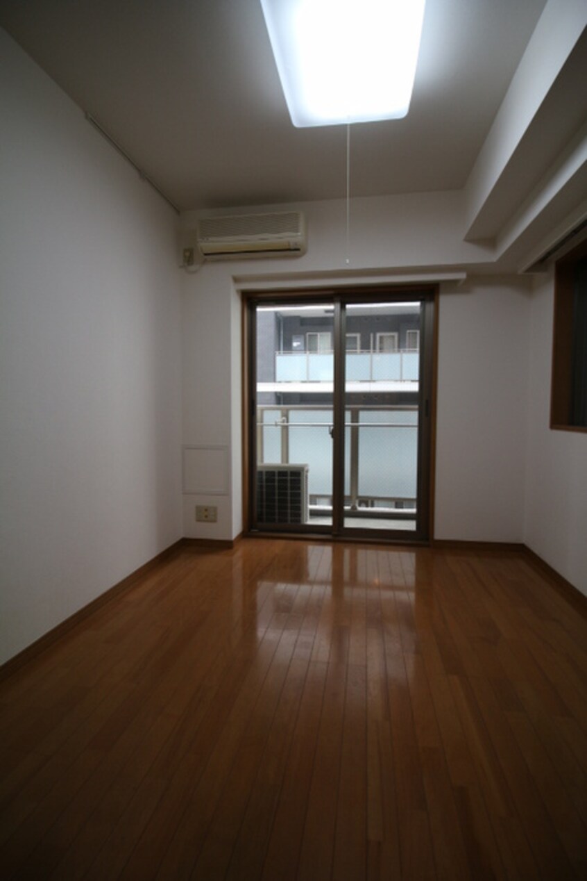 居室 ダイナフォ－ト日本橋（301）