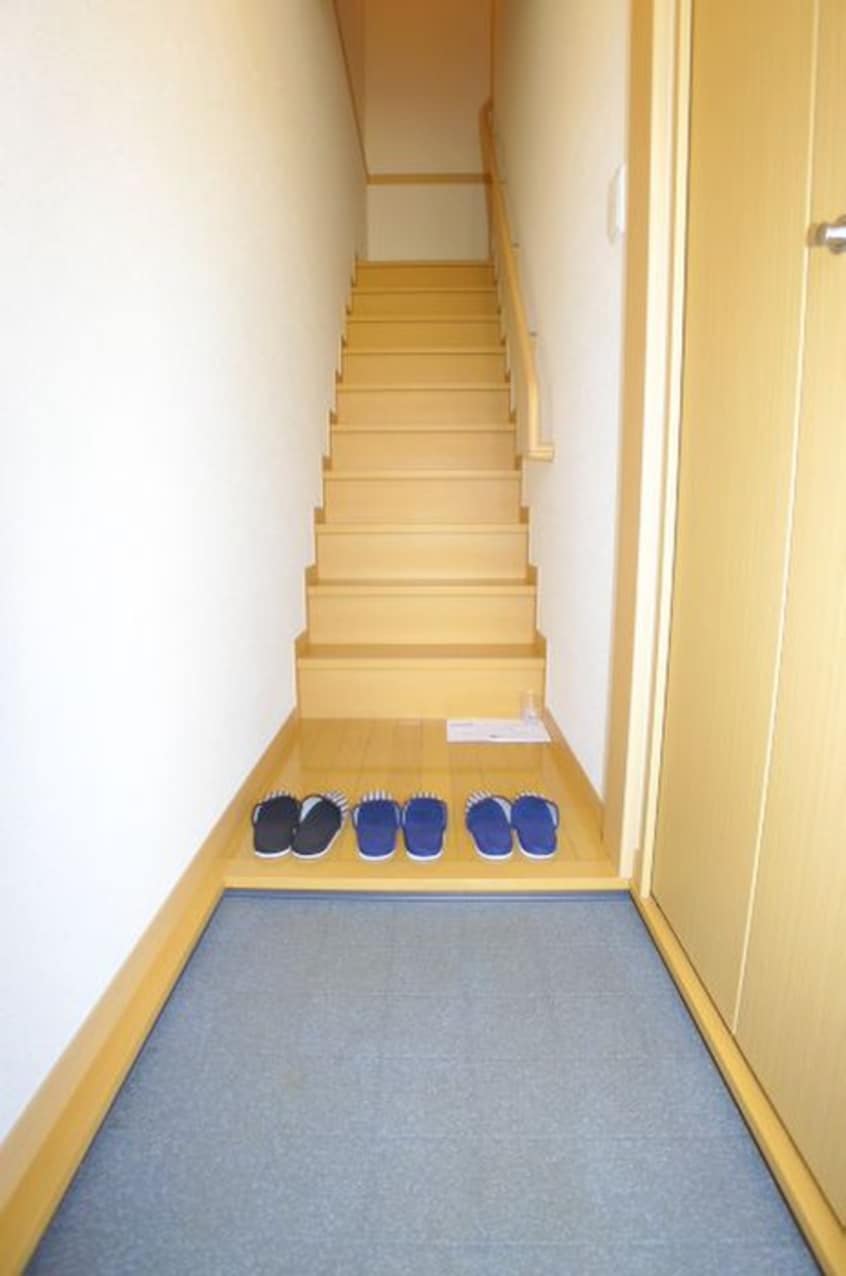 玄関 ブリ－ズ東海神Ｃ