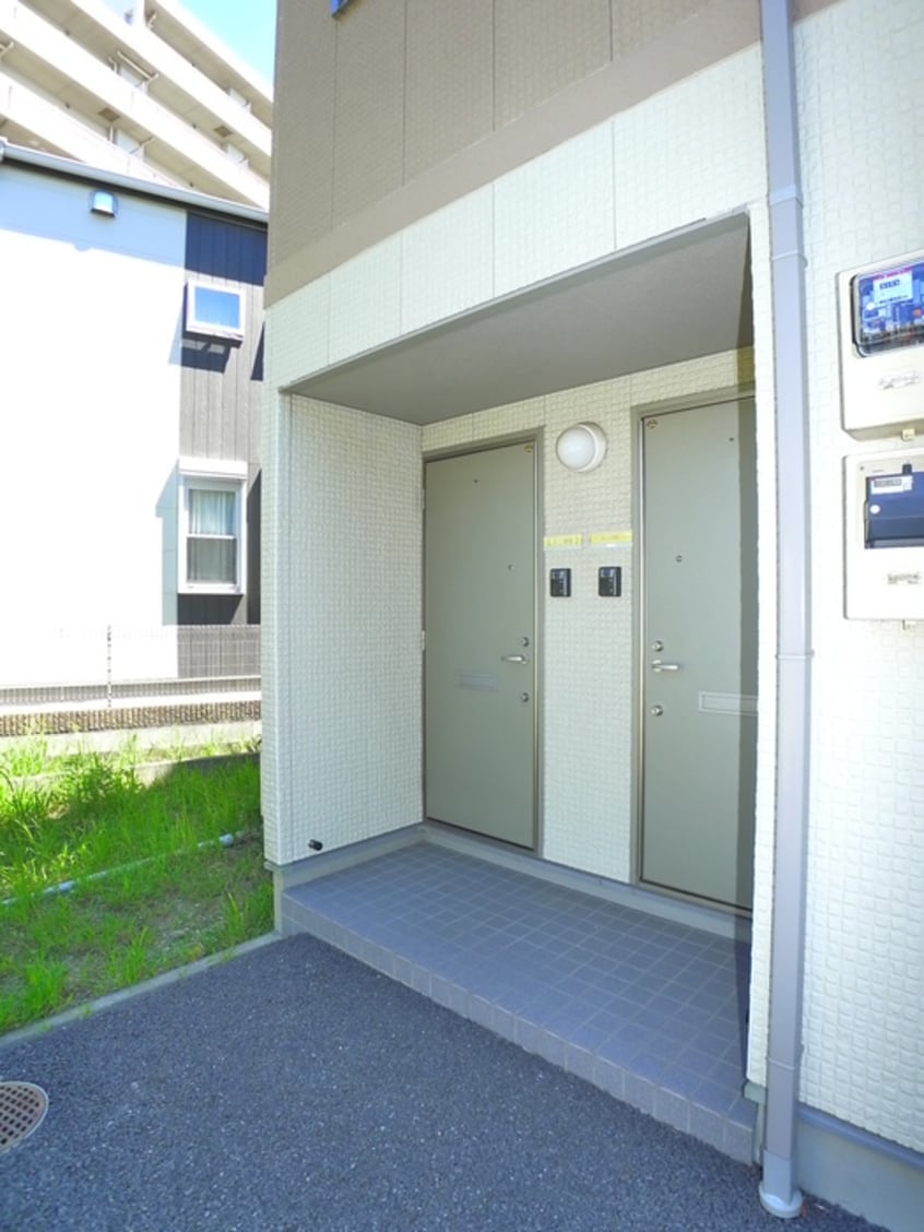 エントランス部分 ブリ－ズ東海神Ｃ