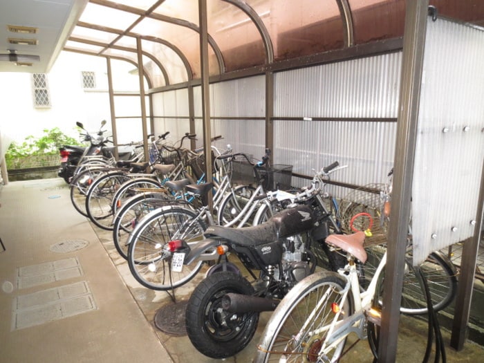 駐輪場 シェーンブルン瀬谷