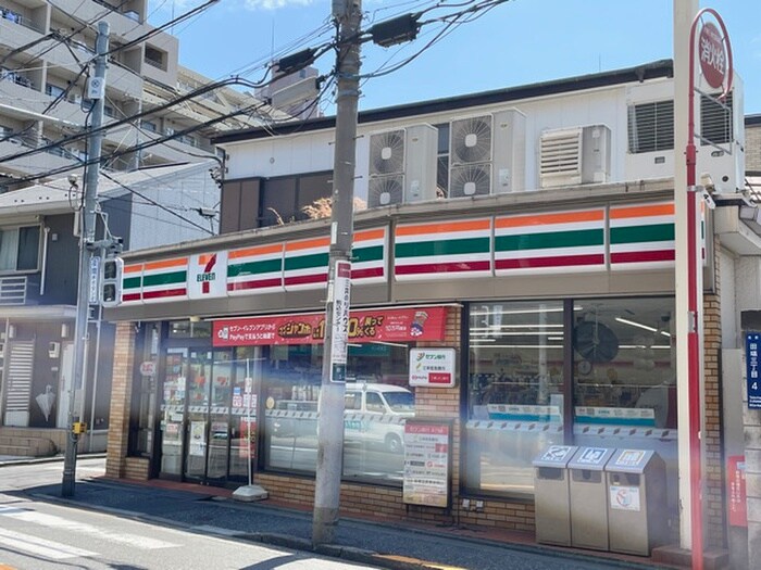 セブンイレブン田端3丁目店(コンビニ)まで323m トシハイツ
