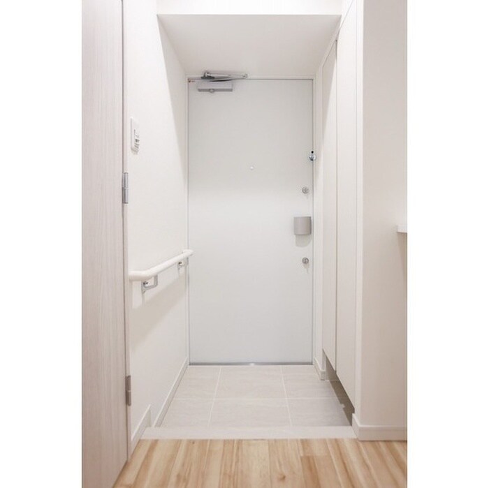 玄関 コンフォリア・リヴ西葛西