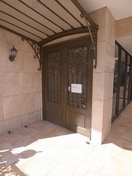 エントランス部分 マージュ市谷柳町