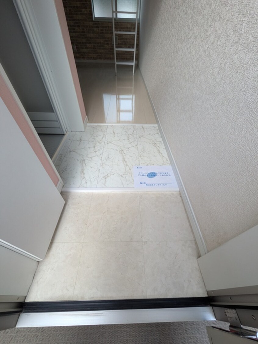 玄関 ユナイト石川町アッシュフォード