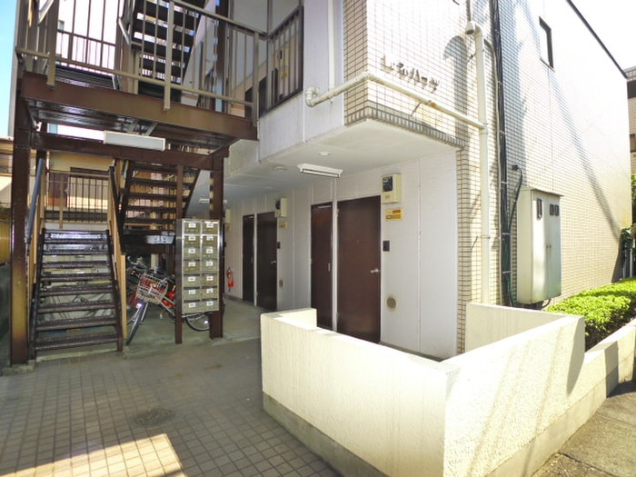 エントランス部分 鈴木ハイツ