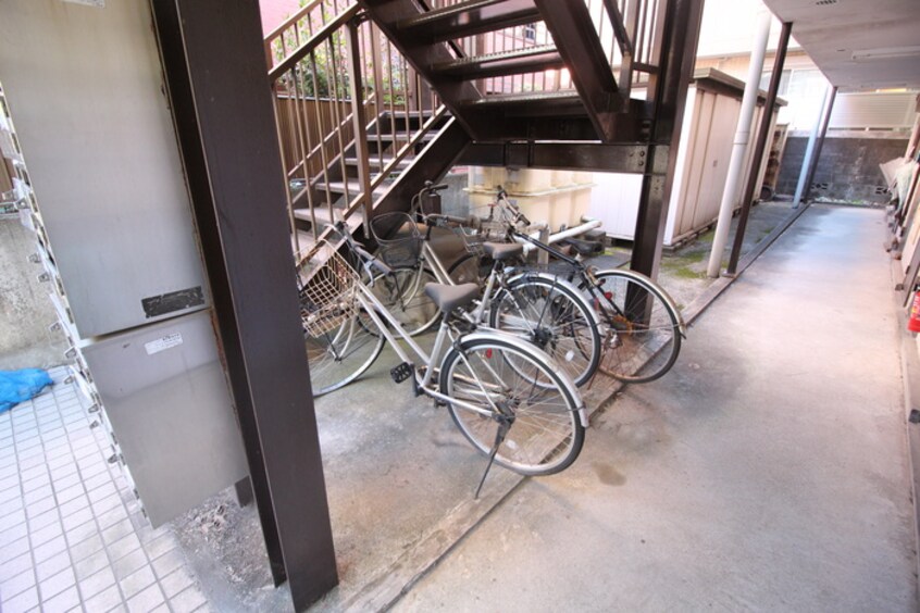 駐輪場 鈴木ハイツ