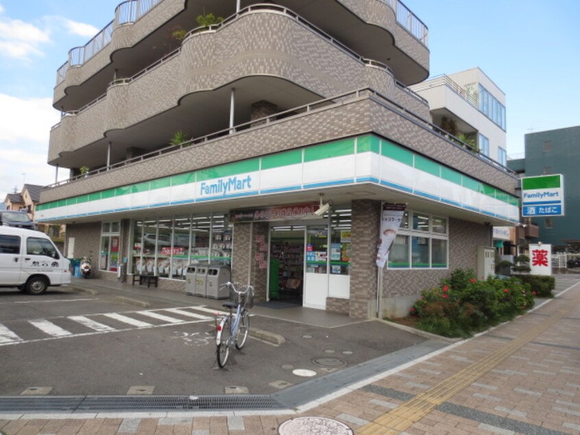 ファミリーマート渋沢南店(コンビニ)まで336m シャトレコリ－ヌＢ