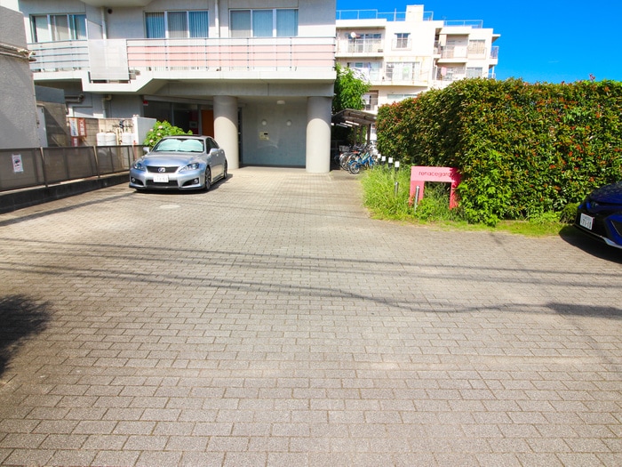 駐車場 ルネスガ－デン