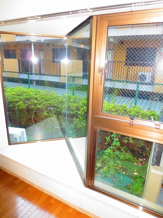 室内からの展望 サンドルフ多摩