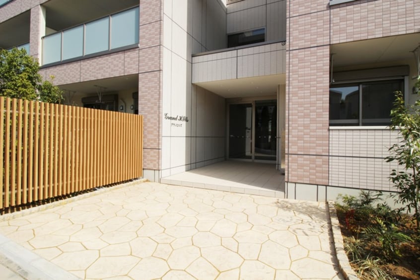 エントランス部分 グランヒルズ