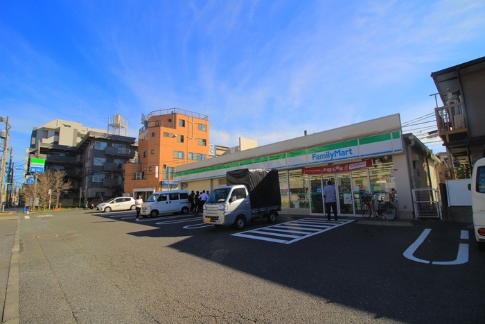 ファミリーマート上板橋三丁目店(コンビニ)まで394m ユニオンハイツ上板橋