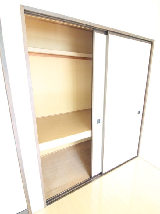 収納 ドミ－ルＦ