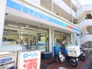 ローソン日体大前店(コンビニ)まで389m さくらハイツ