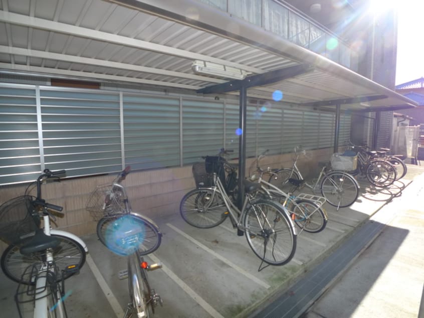 駐輪場 ﾒｰﾌﾟﾙﾋﾙｽﾞｶﾞｰﾃﾞﾝ