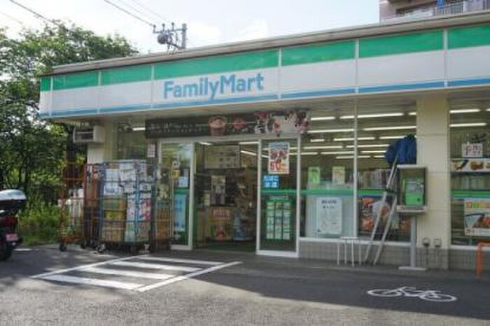 ファミリーマート松山明神台店(コンビニ)まで345m パレス桜ヶ丘