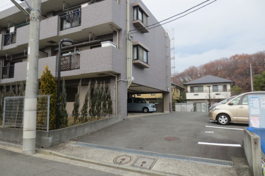 駐車場 パ－クサイド長坂