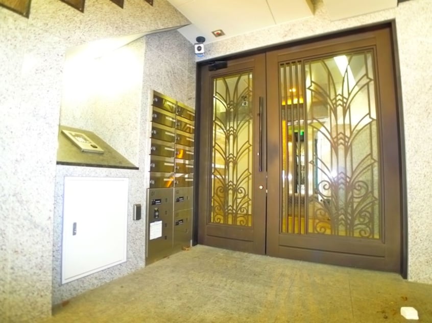 エントランス部分 エバー綾瀬Ⅱ