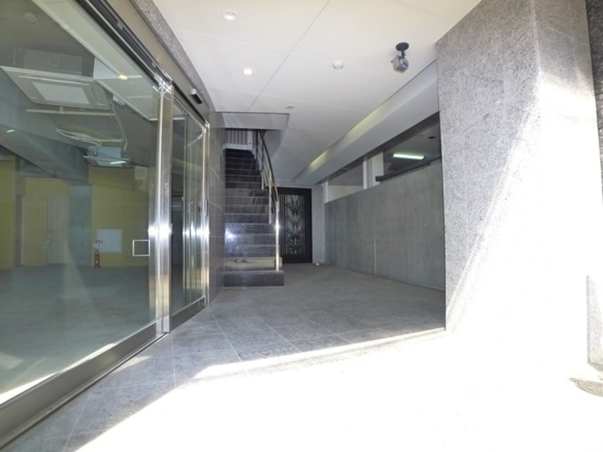 エントランス部分 エバー綾瀬Ⅱ