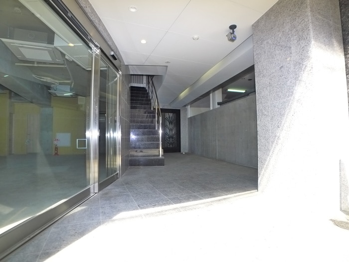 エントランス部分 エバー綾瀬Ⅱ