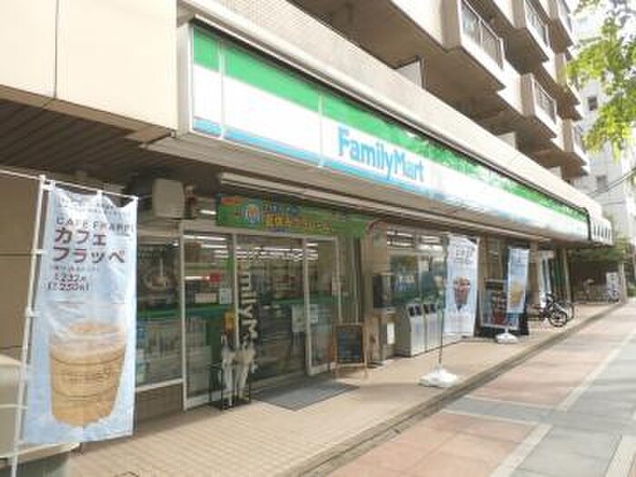 ファミリーマート丸萬小平南口店(コンビニ)まで167m セントヒルズ小平