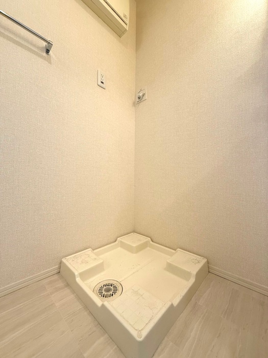 洗濯機置場 HABITATION