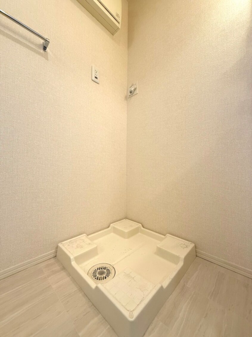 洗濯機置場 HABITATION