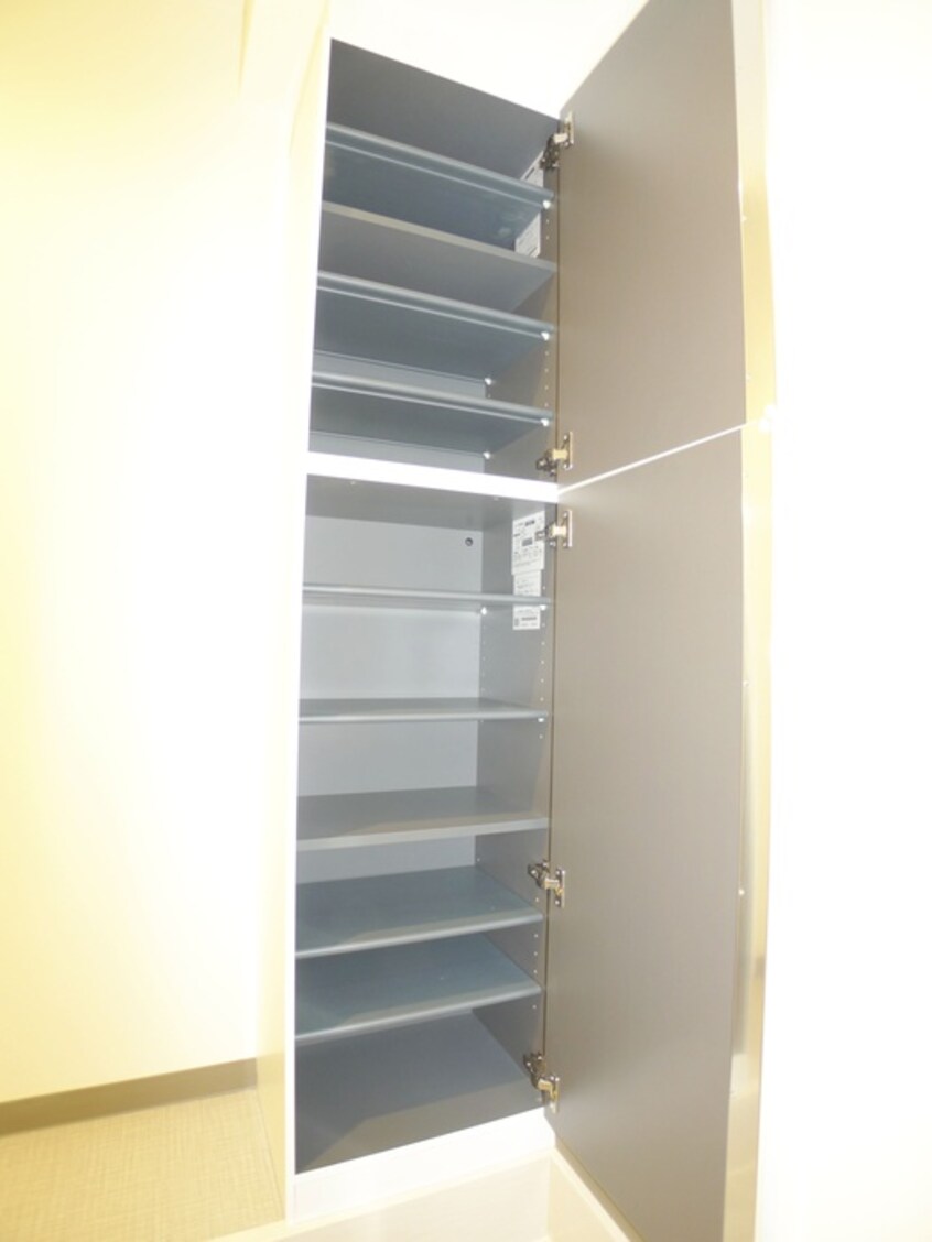 靴箱 TS　５ｔｈ　Ｂｕｉｌｄｉｎｇ