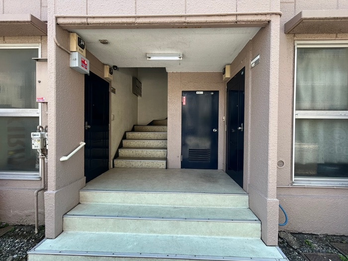 エントランス部分 リバーサイド鈴木