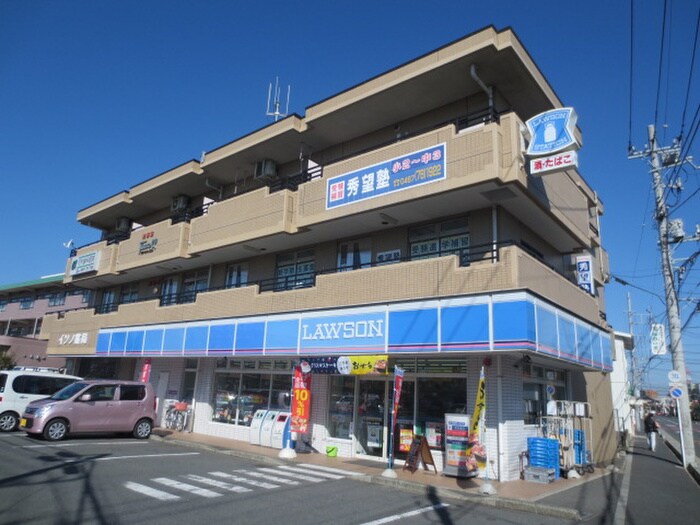 ローソン 綾瀬上土棚南店(コンビニ)まで369m アンプル－ルフェ－ル長坂