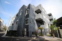 グエル・サカエ赤堤