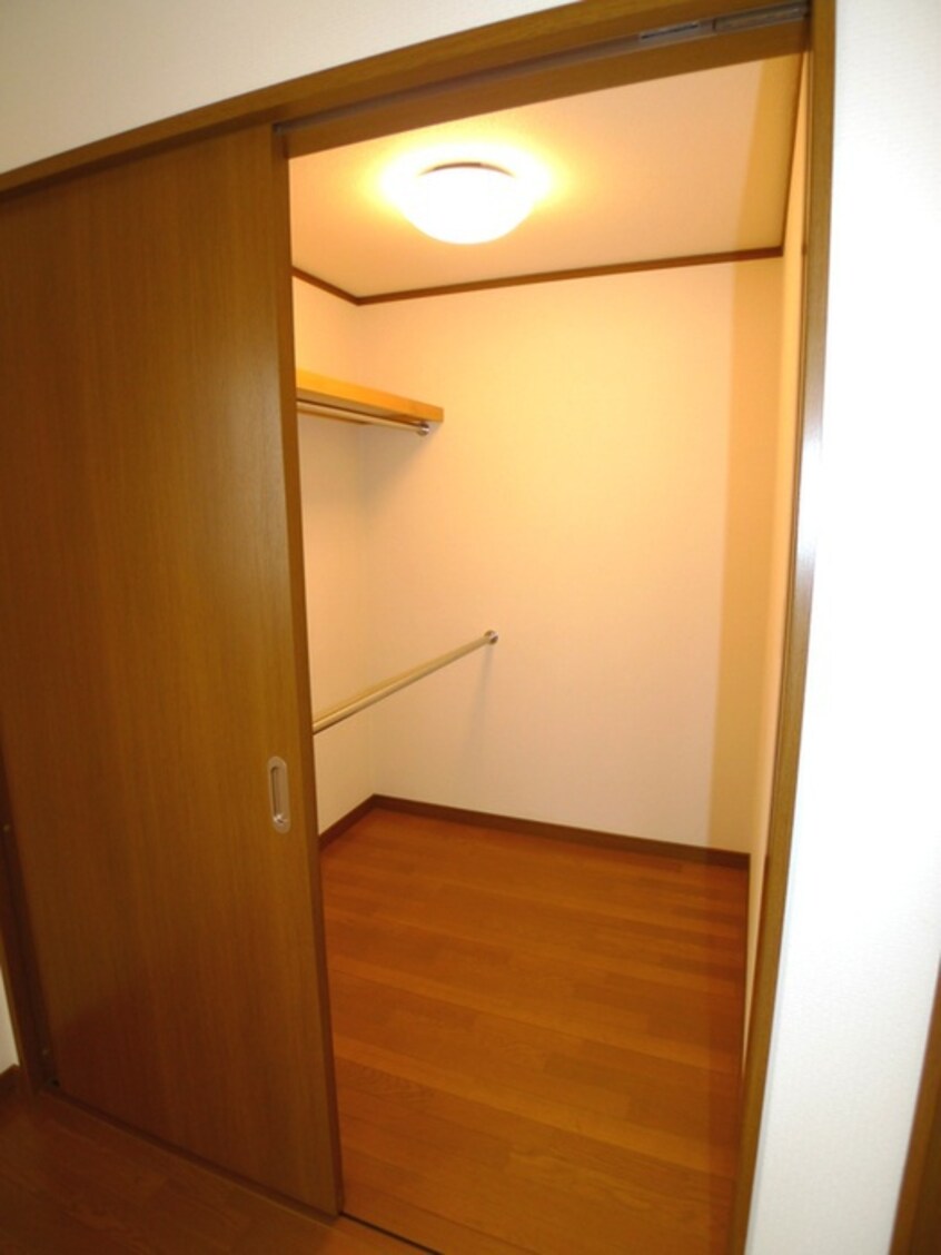 収納 ＭＩＹＵＵ曲本