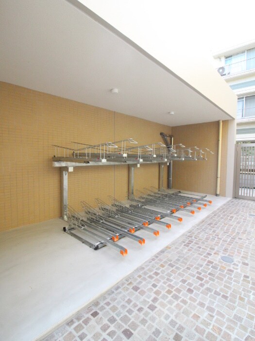駐輪場 Cortile Kamikitazawa