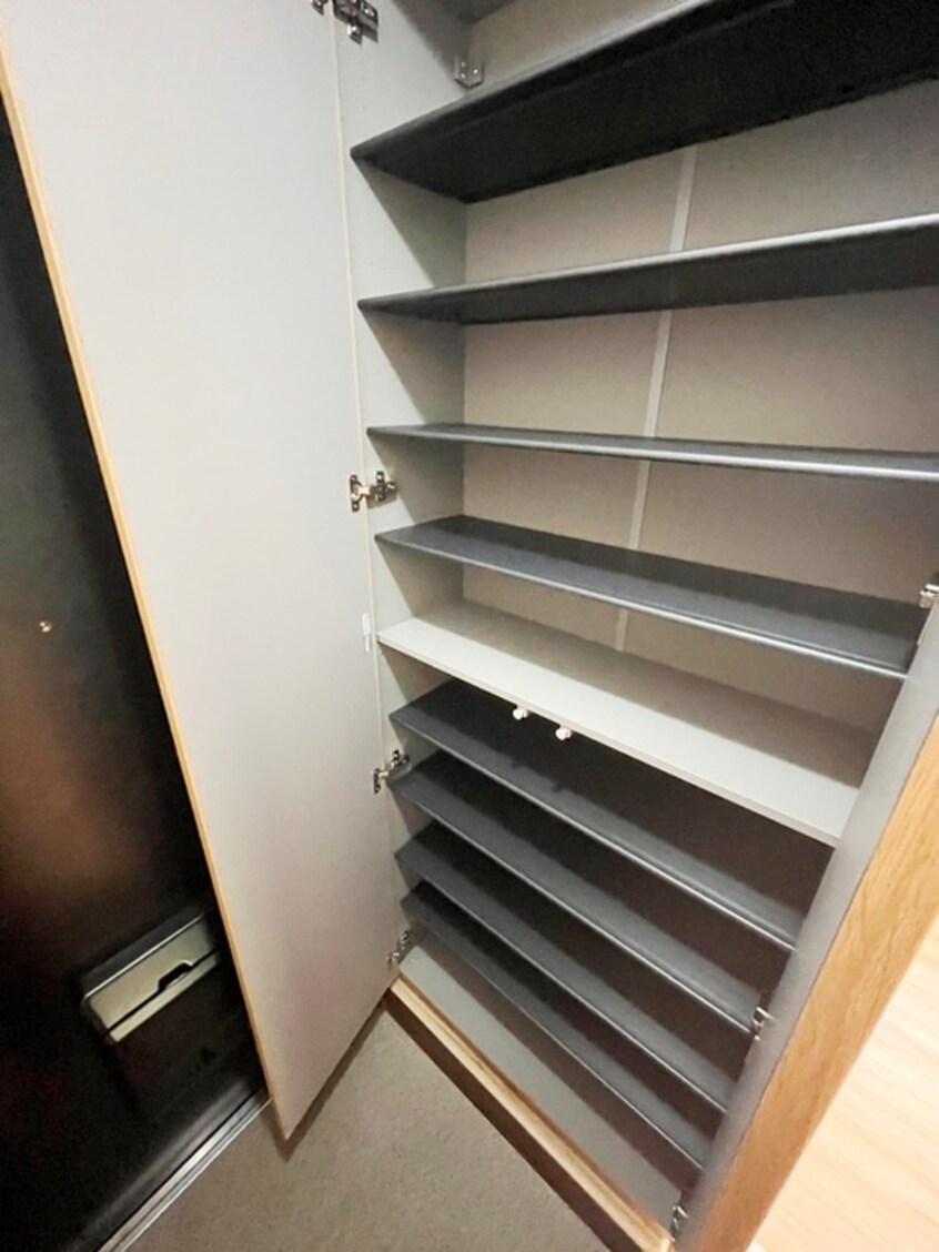 靴箱 アイ・レジデンス